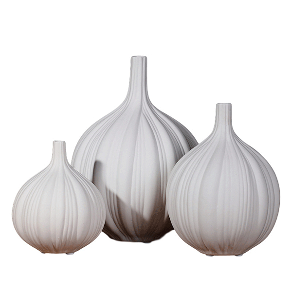White Ceramic Vase Small Onion Shape Vases for Rustic Home Decor