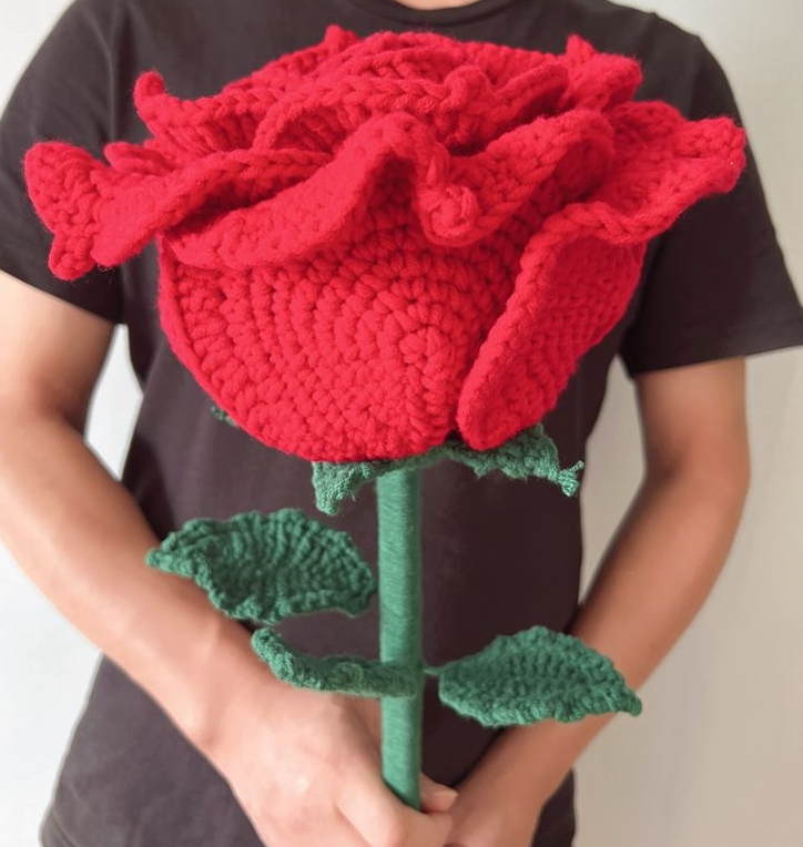Super Large Roses Hand Knit