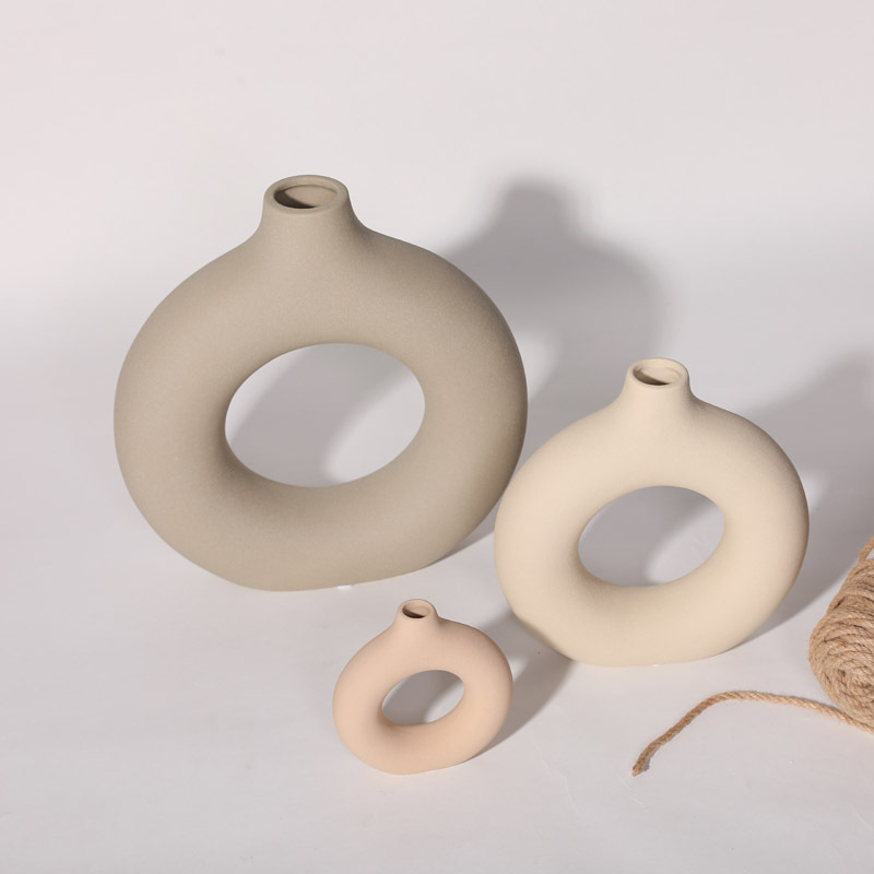 White Ceramic Flower Vase for Modern Home Decor