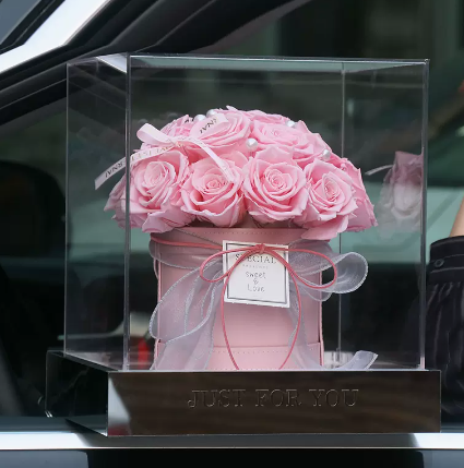 19 Roses Cuddle Bucket