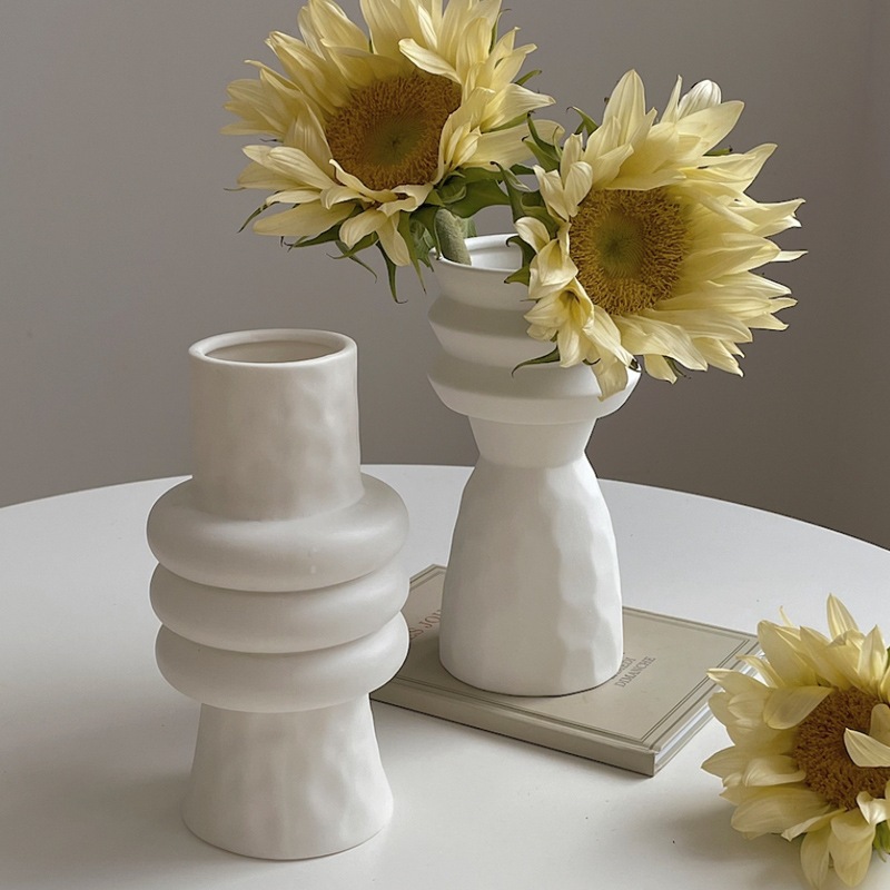 White Plain Creative Straight Ceramic Vase