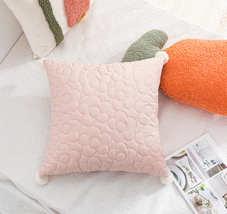 Bit Seam Small Flower Throw Pillow