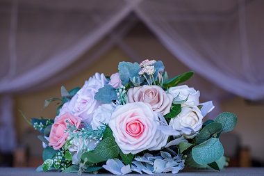 A Guide to Choosing the Perfect Arrangement with Forever Flowers