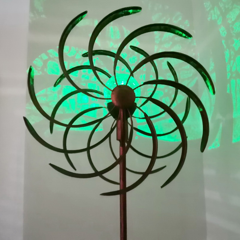 Solar Wind Spinner Willow Leaves Lighting Garden Decor