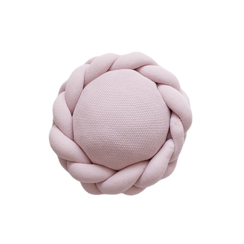 Round Wreath Detachable Throw Pillow
