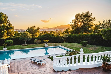 How do i make my backyard garden beautiful