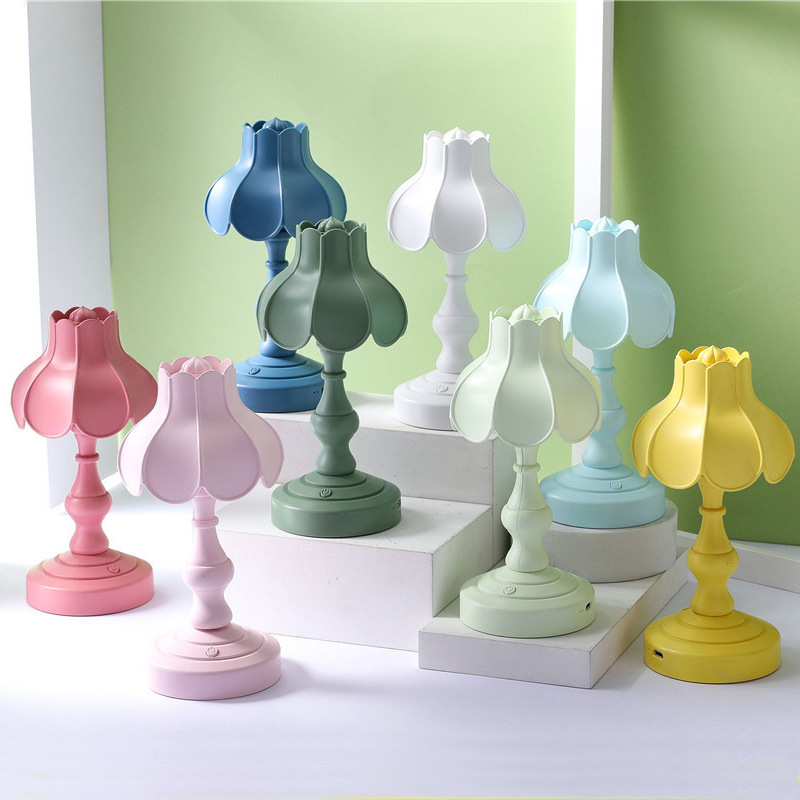 Vintage Lotus Leaf Table Lamp