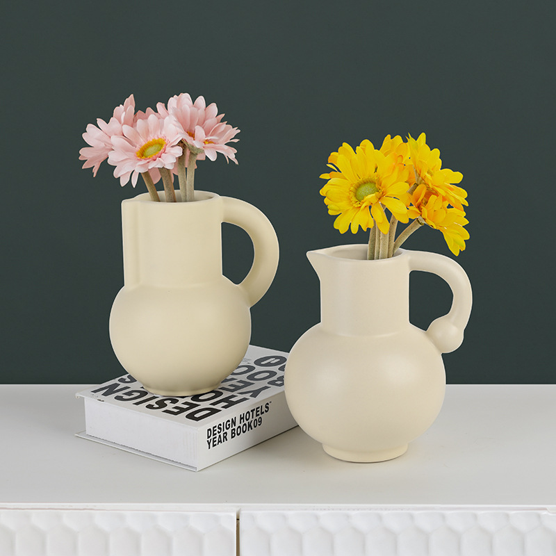 Modern Ceramic Cream-yellow Handle Vase