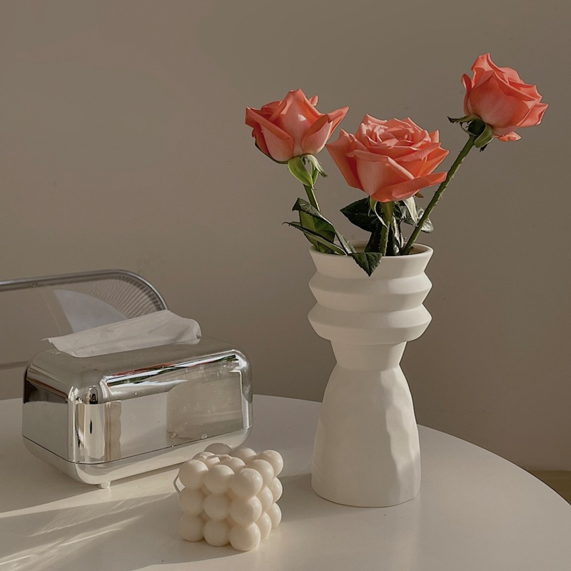 White Plain Creative Straight Ceramic Vase